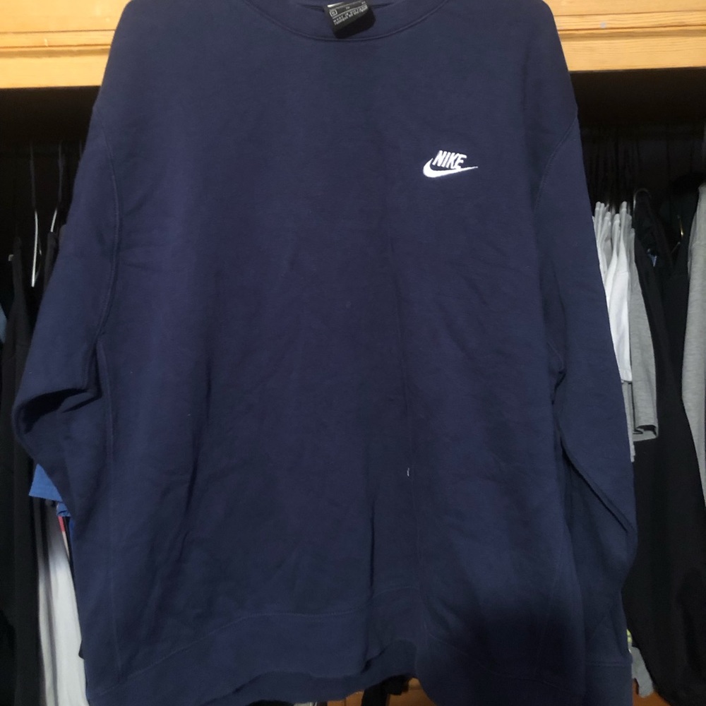 Navy blue vintage Nike crew neck
